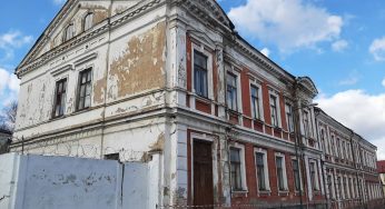 В бывшем кожвене на Василька восстановят исторический балкон и реставрируют двери. Подробности проекта