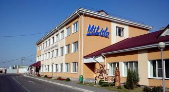 Силовики продолжают задержания на лидских предприятиях — дошли до “молочки”