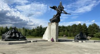 1,2 млн рублей вложат в мемориальный комплекс в Сморгони. Его открыли почти 10 лет назад — но все еще достраивают