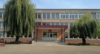 В гимназии № 5 во время уроков умерла 12-летняя девочка