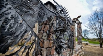 «Победа христианства над исламом». Из усадьбы «Литовка» исчезнет декор — но Бондарева всё еще недовольна