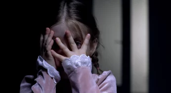 В Гродно осудили дедушку, который насиловал внучку 10 лет. Как его наказали?