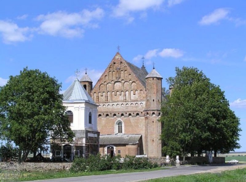 Церковь в Сынковичах.