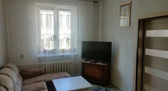 «С хорошей энергетикой». В Гродно можно приобрести квартиру, в которой жил Василь Быков