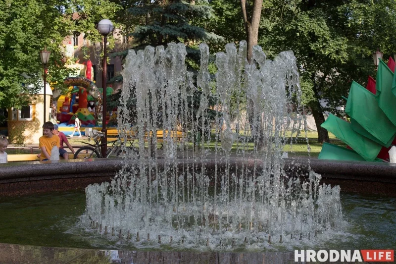 Фонтан в парке Жилибера в Гродно - обычно он начинает работать на 1 мая в рамках программы праздника