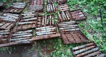 Большой тайник оружия нашли в Волковысском районе: выкопали 16 ящиков снарядов