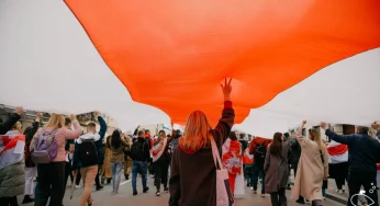 “Ощущение мерзкое”. Бондарева нашла в семейном архиве БЧБ-символику