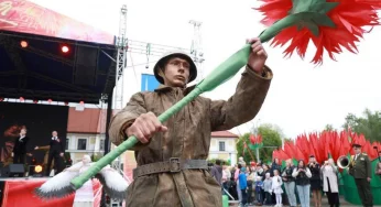 Знамя Победы над драмтеатром, каша в стаканчиках и сплав с портретами. Как Гродно отметил День Победы