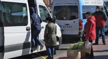 Подстроились под туристов: на некоторых маршрутках в Гродненской области теперь можно платить карточкой