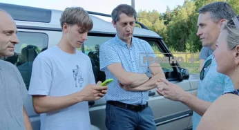 Детские площадки и торговый центр. Чего жители Погоранов-Кошевников хотели от депутата Мазайло?