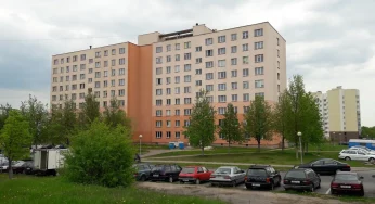 На улице Томина начали обновлять детскую площадку после обращения граждан