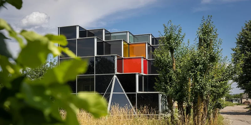 Стеклянный дом в Вертелишках под Гродно, построенный по мотивам небоскребов Нью-Йорка. Фото: Onliner.by