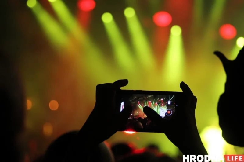 «К сожалению, мест нет». Попытались забронировать жилье в Лиде на «ХарчФэст» с Бузовой - оказалось, ажиотаж есть Концерт на фестивале Lidbeer в 2019 году