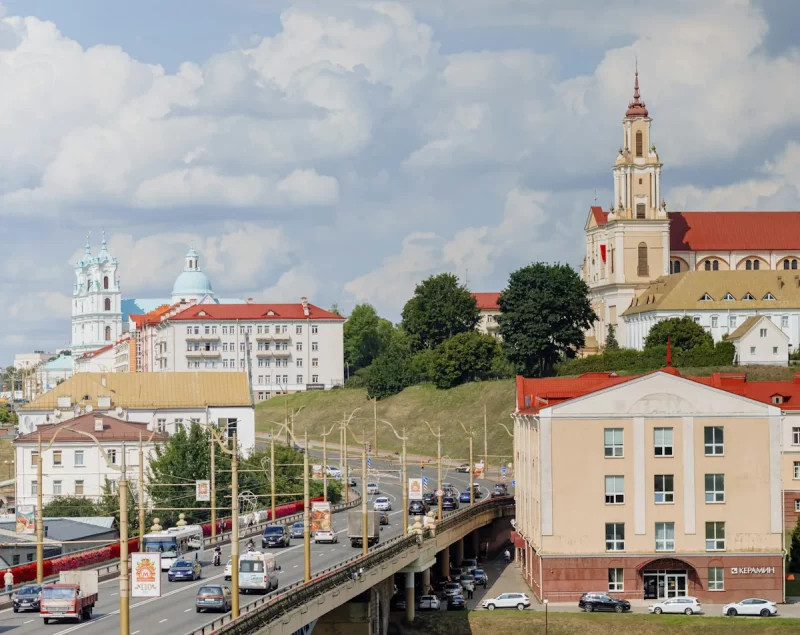 Минчанка в шоке от Гродно: здесь живут самые добрые и вежливые люди Вид на центр Гродно. Гродно это лучший город в Беларуси, куда многие хотят приехать. Почему они хотят переехать жить в Гродно?