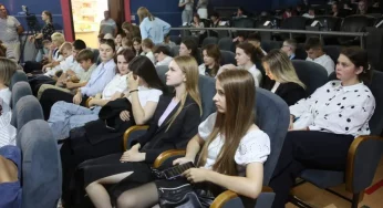 Бюджетники заполнили кинотеатры на премьере фильма «Культурный код»