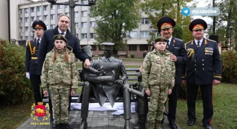 В Гродно поставили памятник советскому милиционеру «Дяде Степе». Как он выглядит и как мог бы