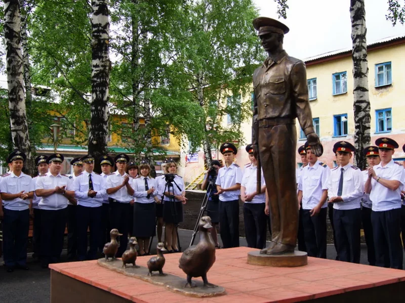 Памятник Дяде Степе в Прокопьевске.