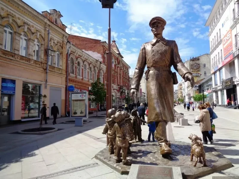 Памятник Дяде Степе в Самаре.