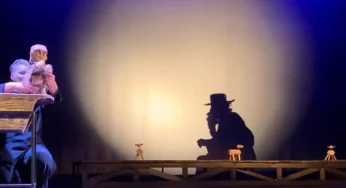 Тени и белорусский язык. В Гродненском театре кукол поставили новый спектакль для взрослых