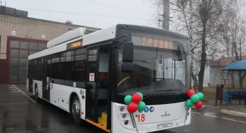 Можно будет и учиться: в Гродно привезли новые троллейбусы, некоторые — необычной конструкции