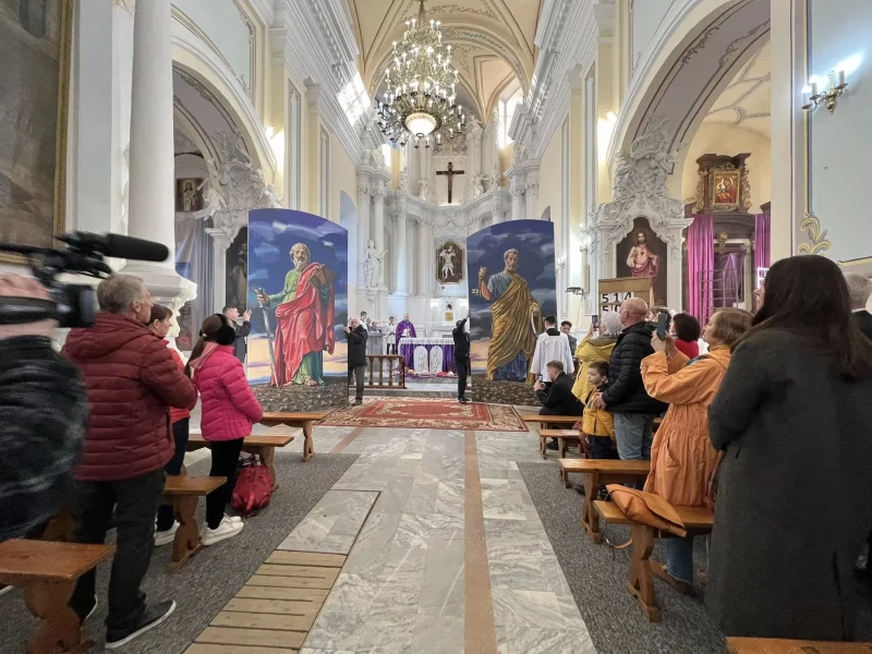 Освящение новых образов и служба