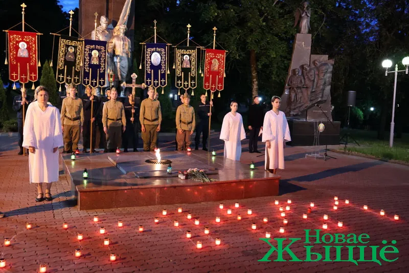 Мітынг ля Магілы невядомага салдата ў Навагрудку.