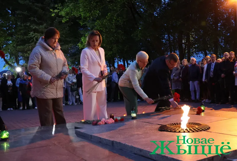 Мітынг ля Магілы невядомага салдата ў Навагрудку.
