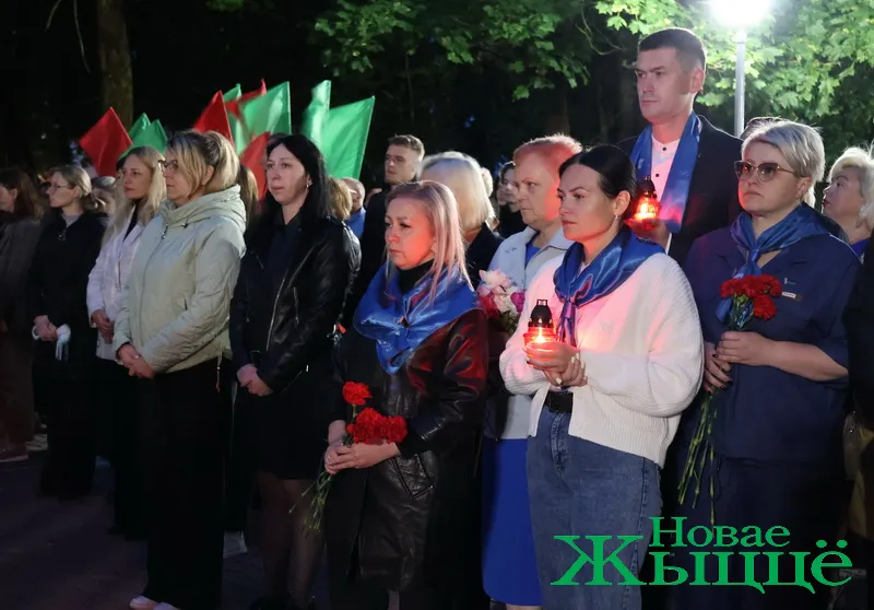 Мітынг ля Магілы невядомага салдата ў Навагрудку.