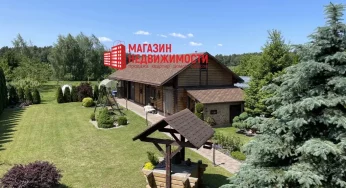 Недвижимость недели: на Гродненском море продают дом из бруса с баней и собственным выходом к воде