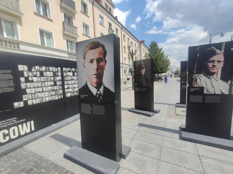 Выстава ў Беластоку, прысвечаная ахвярам Аўгустоўскай аблавы. Ліпень 2025. Фота: Hrodna.life