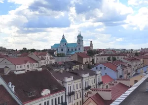 «Много блондинов и вкусный шоколад». Девушка перечислила стереотипы о Беларуси — вот что ей ответили  