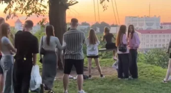 В Гродно коммунальники убрали популярные, но не согласованные качели с видом на город