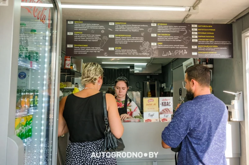 В Гродно открылась шаурмичная с террасой на крыше. Ее полюбили водители В Гродно открылась шаурмичная с террасой на крыше. Ее полюбили водители