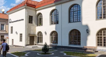 Допросы летом, экстремизм и безопасность. Что происходит в ЕГУ?