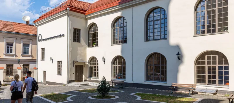 Допросы летом, экстремизм и безопасность. Что происходит в ЕГУ? ЕГУ