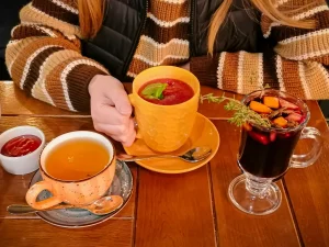 Белые грибы и фондю из швейцарского сыра. Гродненские заведения обновили меню к осени  Осень; осенние блюда в кафе Гродно; кофе; чай.