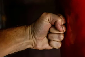 В Гродно отец избил сына за плохое поведение в школе — ребенок попал в больницу (обновлено) насилие, удар