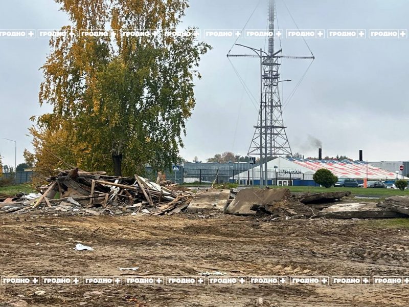 В Гродно сносят аварийные гаражи на улице Гаспадарчей: что будет на их месте? 