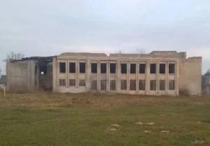 В Новогрудском районе снесли 40-летний долгострой Долгострой во Вселюбе. Фото: КГК