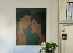 Картины художницы в ресторане.