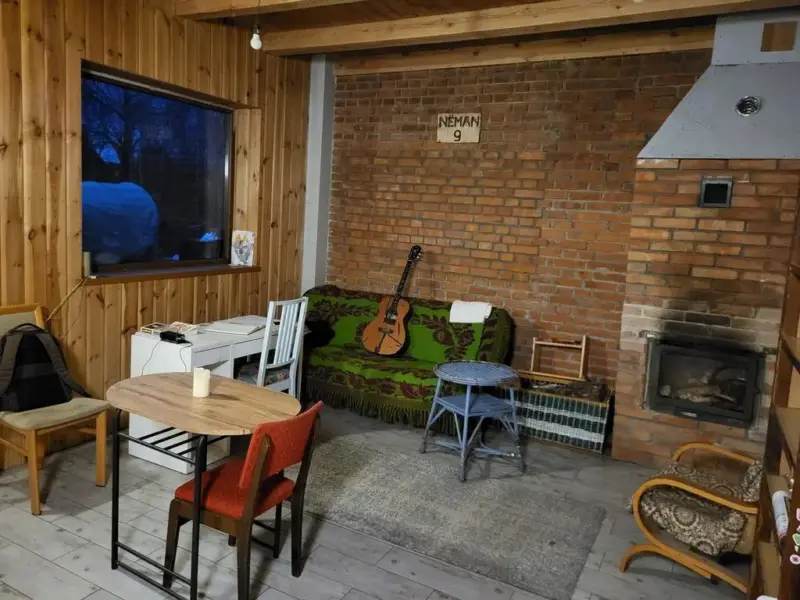 Гродзенскі музыка пераехаў у прымежную польскую вёску, якая вымірае, каб запісаць альбом