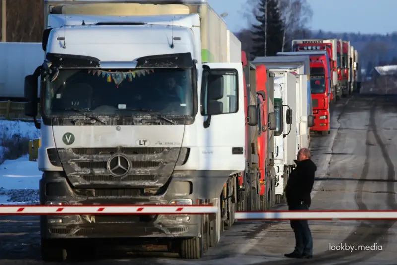 В Гродненской области начнут реконструкцию пункта пропуска, где 20 лет не было ремонтов Грузовики на белорусско-литовской границе - что будет когда начнется реконструкция пункта пропуска Каменный Лог © LookByMedia