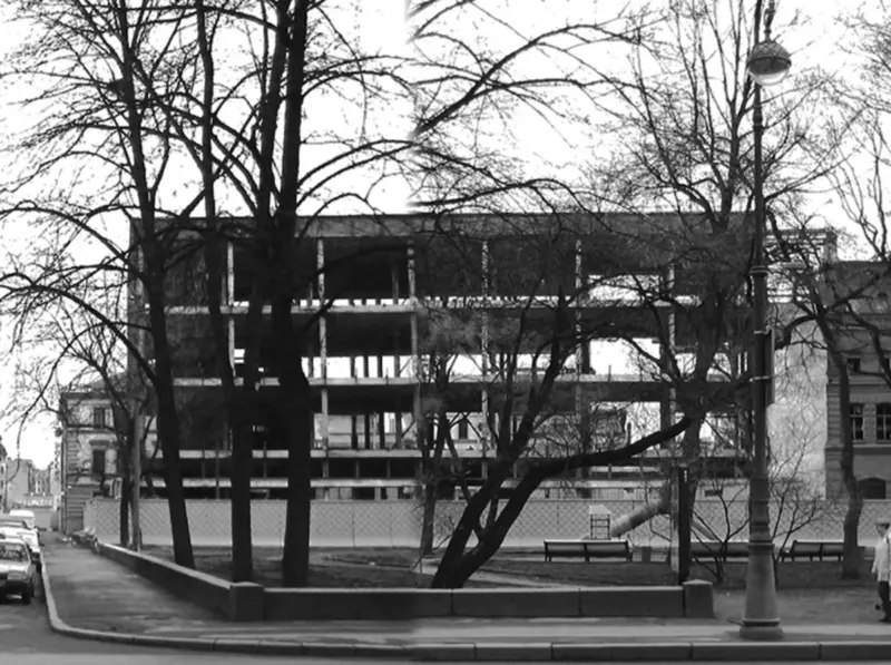 "Вельмі вясёленькая" рэканструкцыя ад Сямашкі. Чаму ў Гродне гадамі не могуць вырашыць, што рабіць з Домам быту