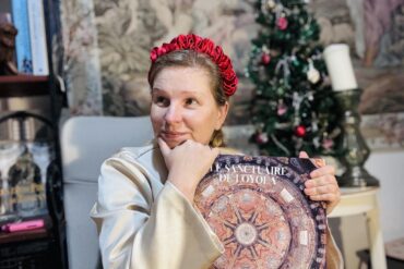 С Окрестина — в Forbes. Белоруска продавала в Чехии замки, а теперь учит, как стать аристократом 