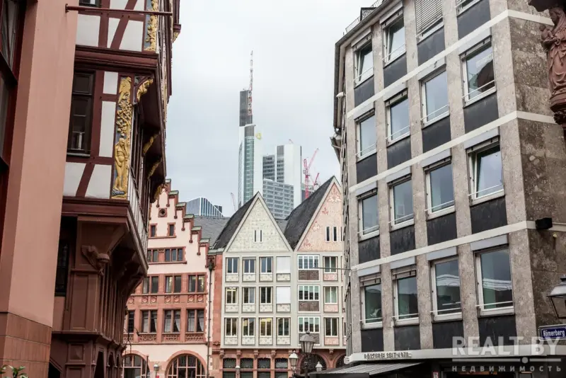 "Вельмі вясёленькая" рэканструкцыя ад Сямашкі. Чаму ў Гродне гадамі не могуць вырашыць, што рабіць з Домам быту