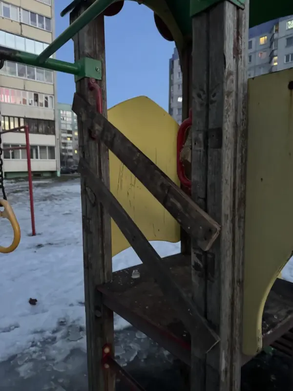 Гродненка пожаловалась на небезопасную детскую горку — вопрос решился через соцсети