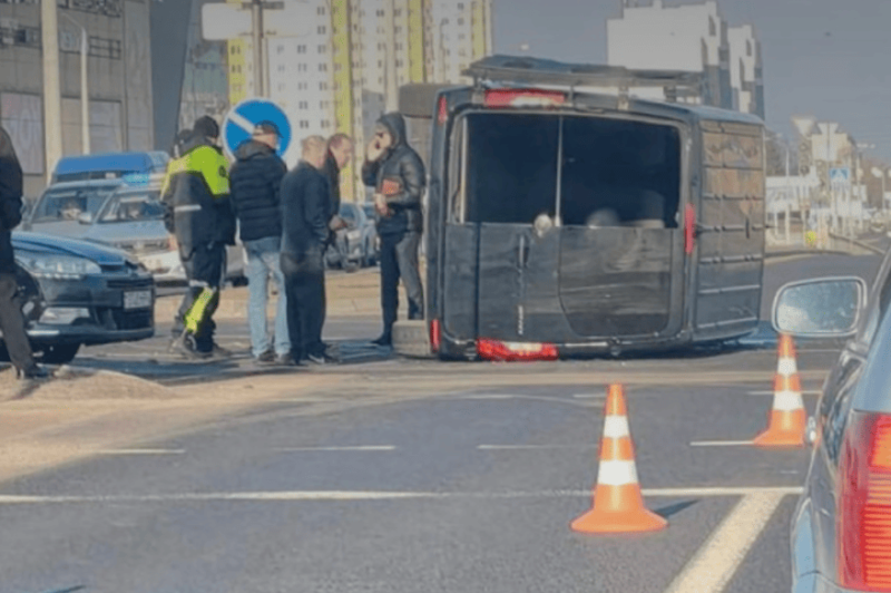 У Гродне перавярнуўся катафалк — труна выпала на дарогу (абноўлена)