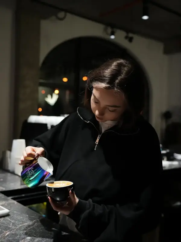 В Минске открылась кофейня с «гродненским вайбом» — к сотрудничеству пригласили белорусский бренд 