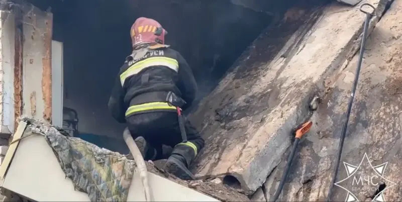 В деревне под Гродно произошел взрыв в жилом доме. На место выехал замминистра (обновлено)