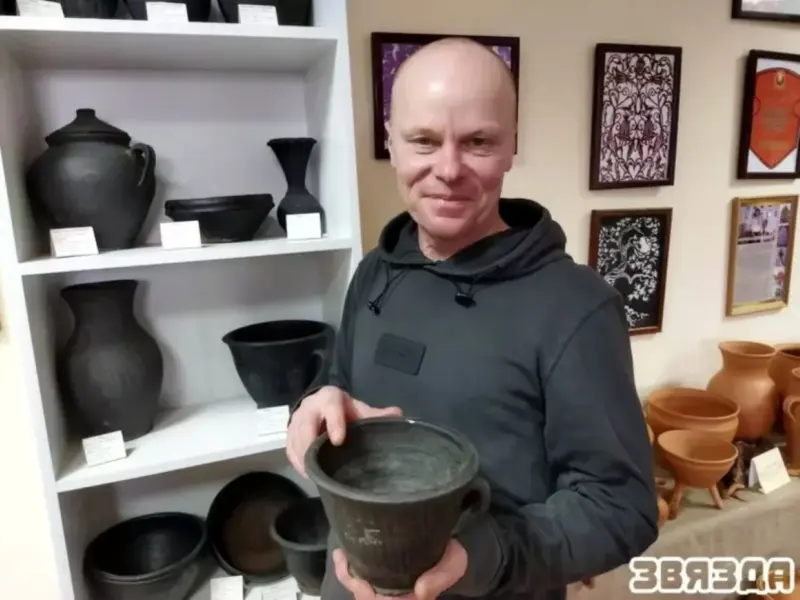 Працэс займае некалькі сутак. На Гродзеншчыне адраджаюць старадаўняе ганчарнае рамяство